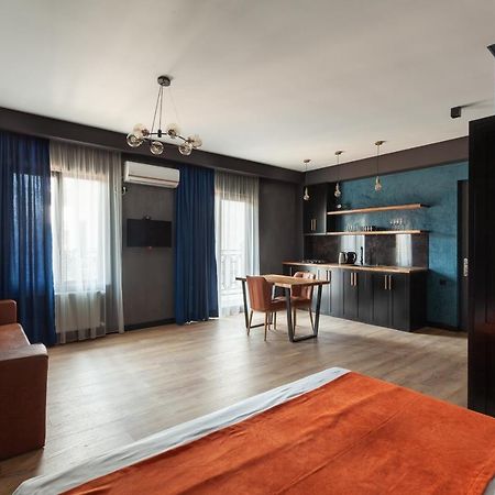 Irina'S Apartments Кутаиси Экстерьер фото